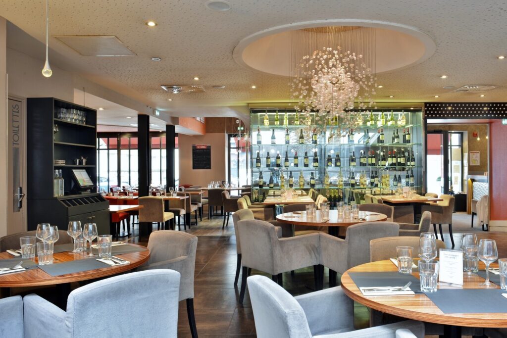 Vue de la salle du restaurant le Grill à Rennes