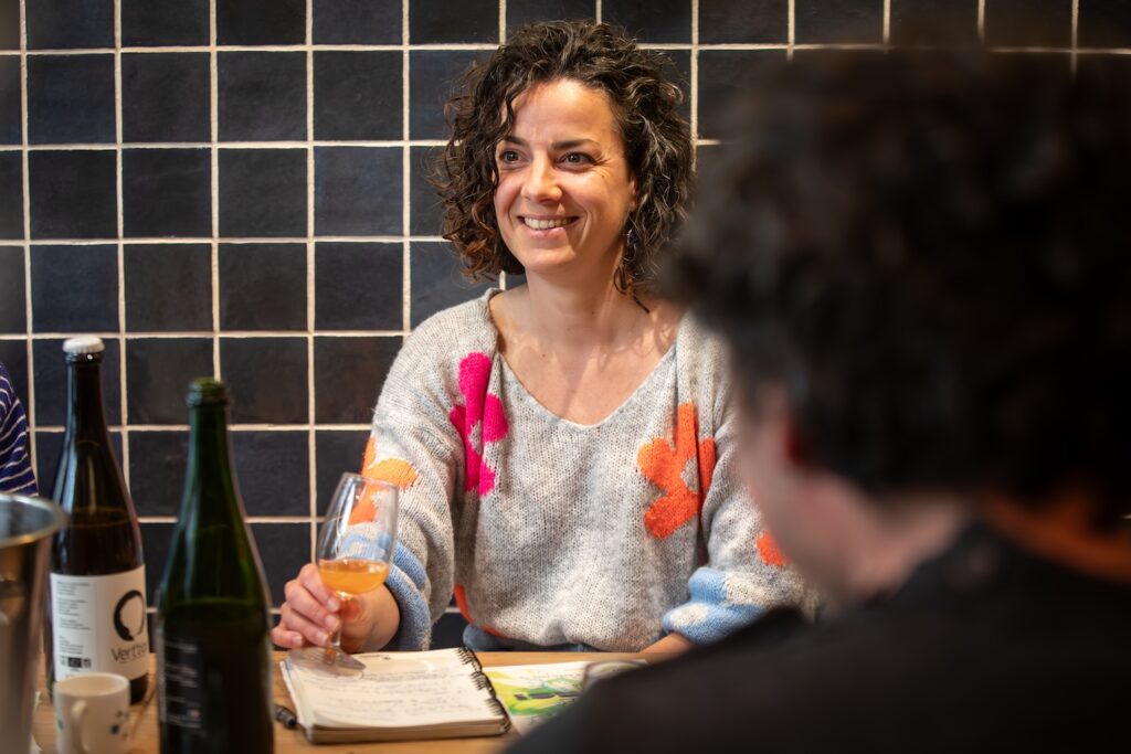 Virginie Thomas propose des ateliers de dégustations autour du cidre pour apprendre à le marier avec les bons mets.