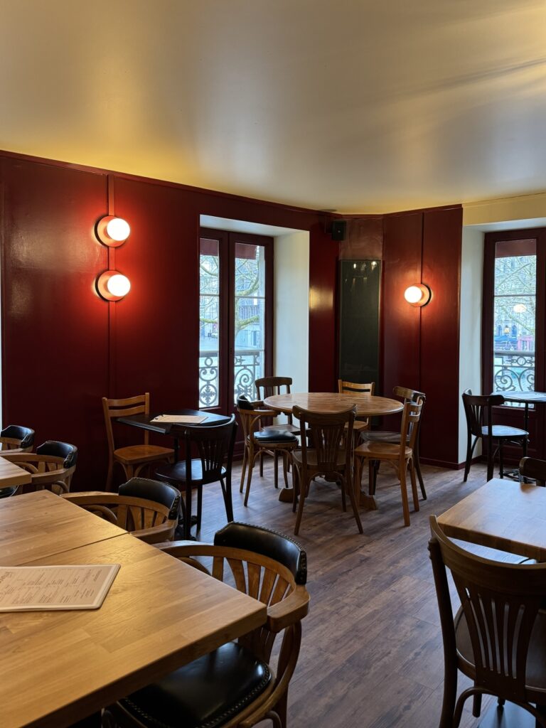 Salle de restaurant de la Bonne Nouvelle