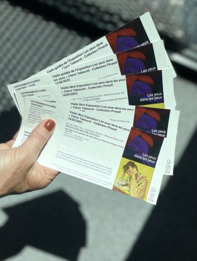 Vue de plusieurs billets pour l'exposition de la Collection Pinault