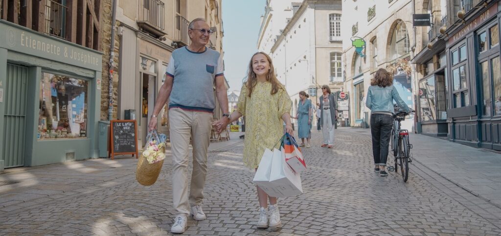 Shopping en famille dans le centre historique de Rennes