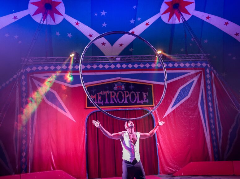 cirque-metropole-imagine-21694-22415-22984-24128-27764.png