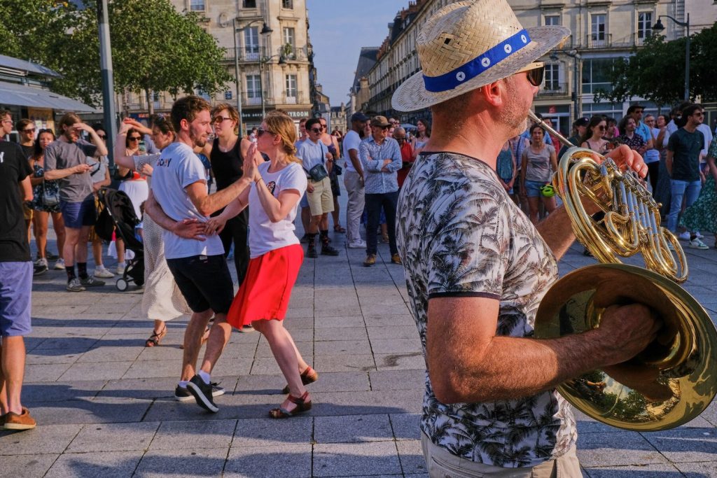 Un couple de danseurs pendant la Fête de la Musique à Rennes