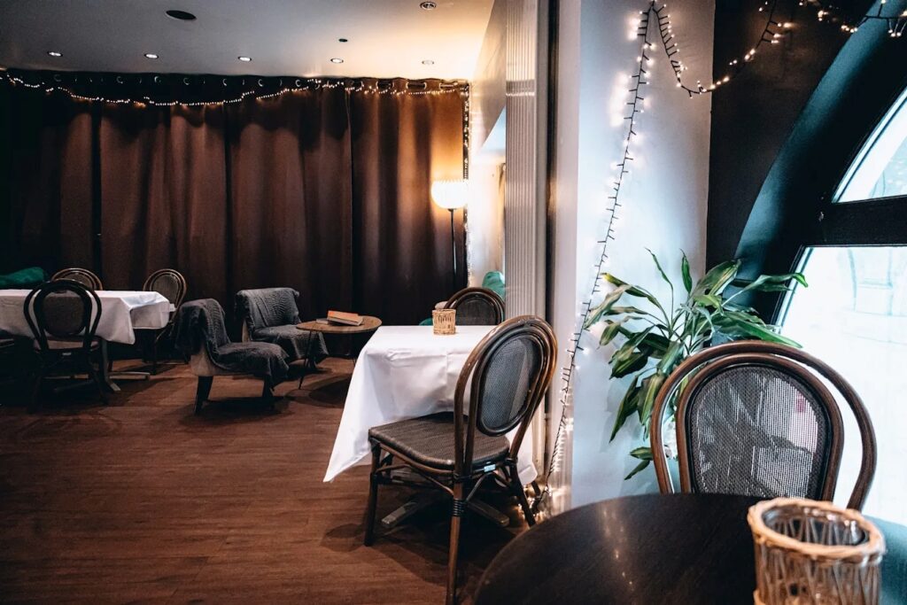 Salle de restaurant des Jardins d'Avalon