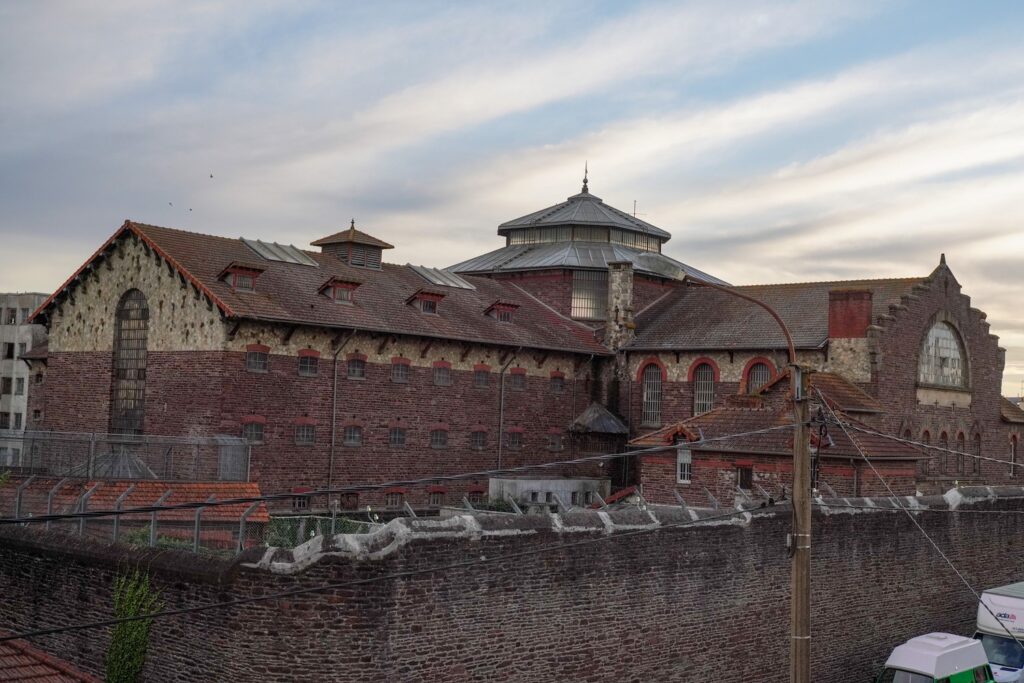 Vue du bâtiment de la prison Jacques Cartier à Rennes inoccupée depuis 2010.