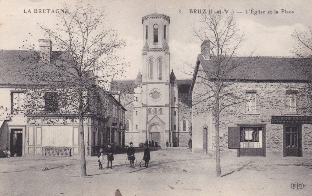 eglise-place-1921-28517