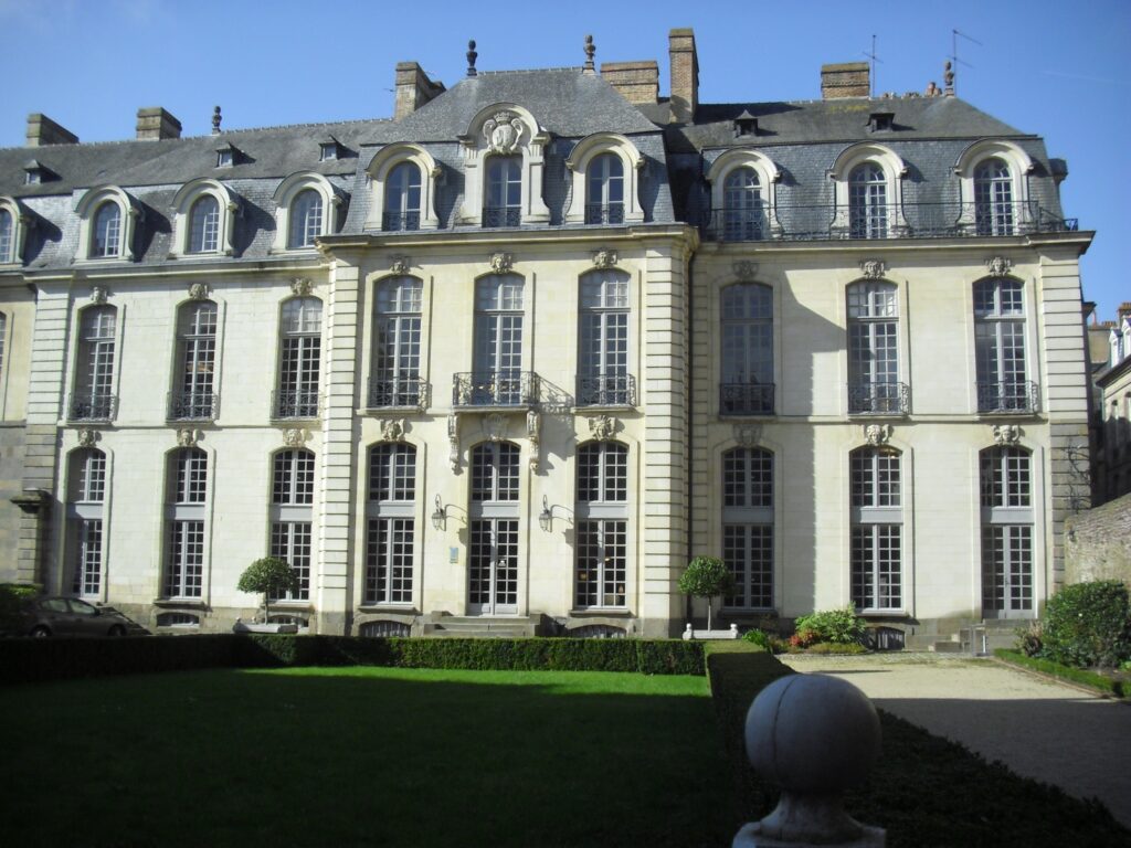 h-tel-de-blossac-28530