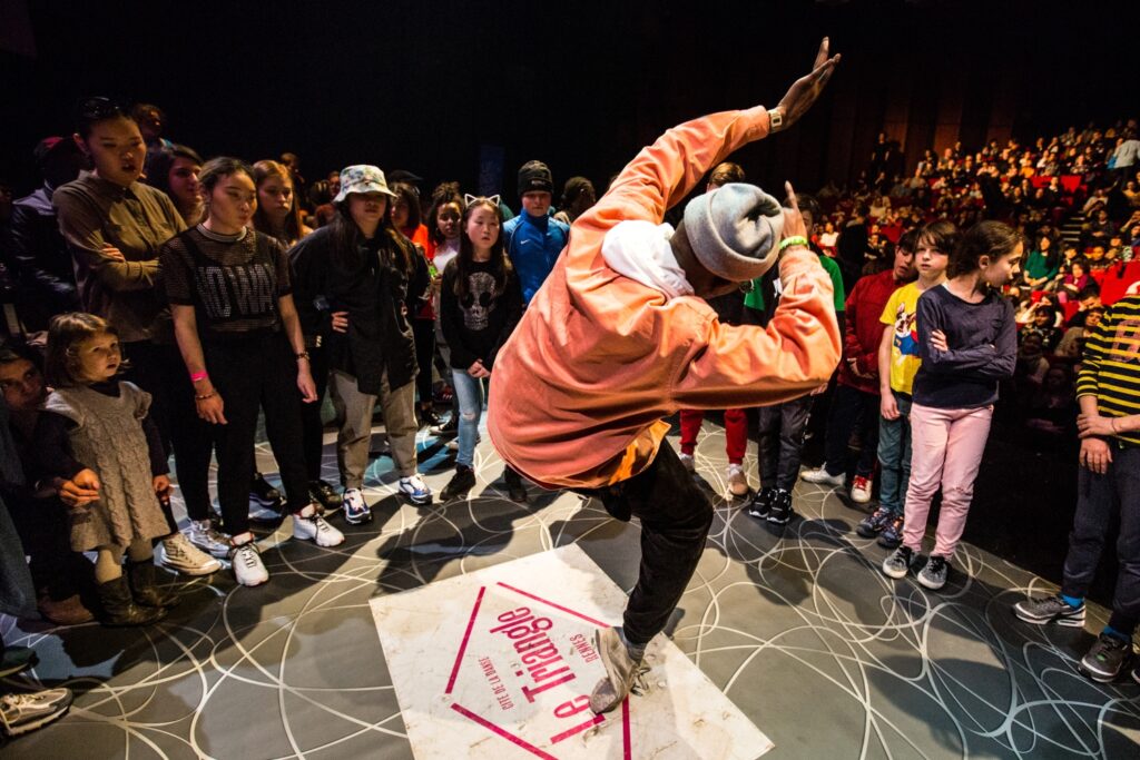 Artiste sur la scène du Triangle