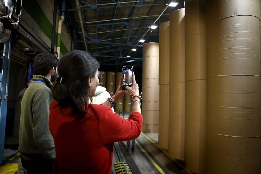 Le stock papier. La visite guidée du journal Ouest-France à Rennes dure près de deux heures. Vous découvrirez les principales étapes de l'élaboration du journal sur tous ses supports (papier et numérique).
