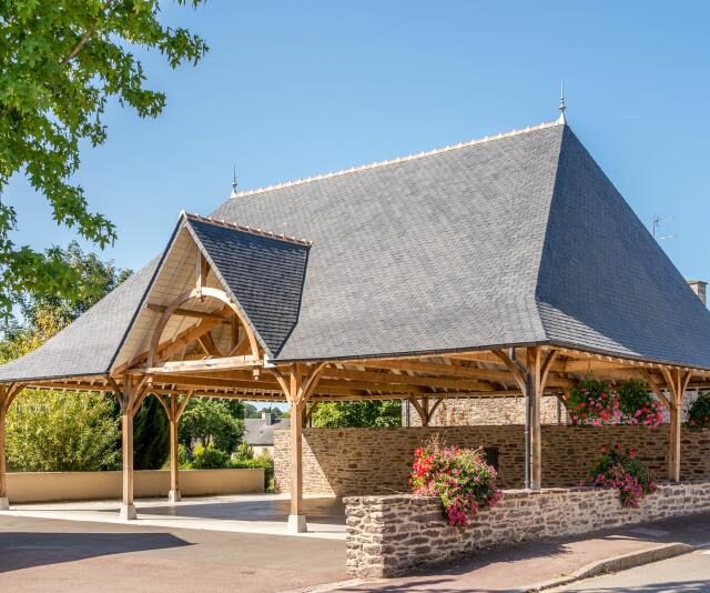 la-halle-en-centre-bourg-le-verger-28912