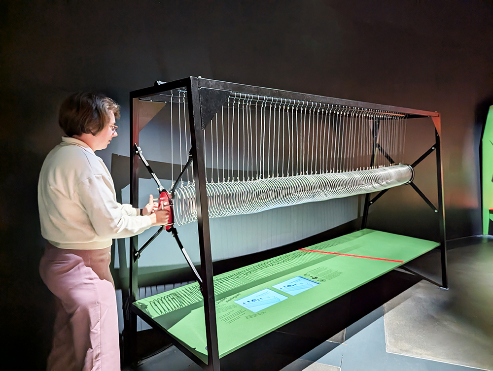 Public de l'exposition « Quand la Terre tremble » à l'Espace des Sciences de Rennes.