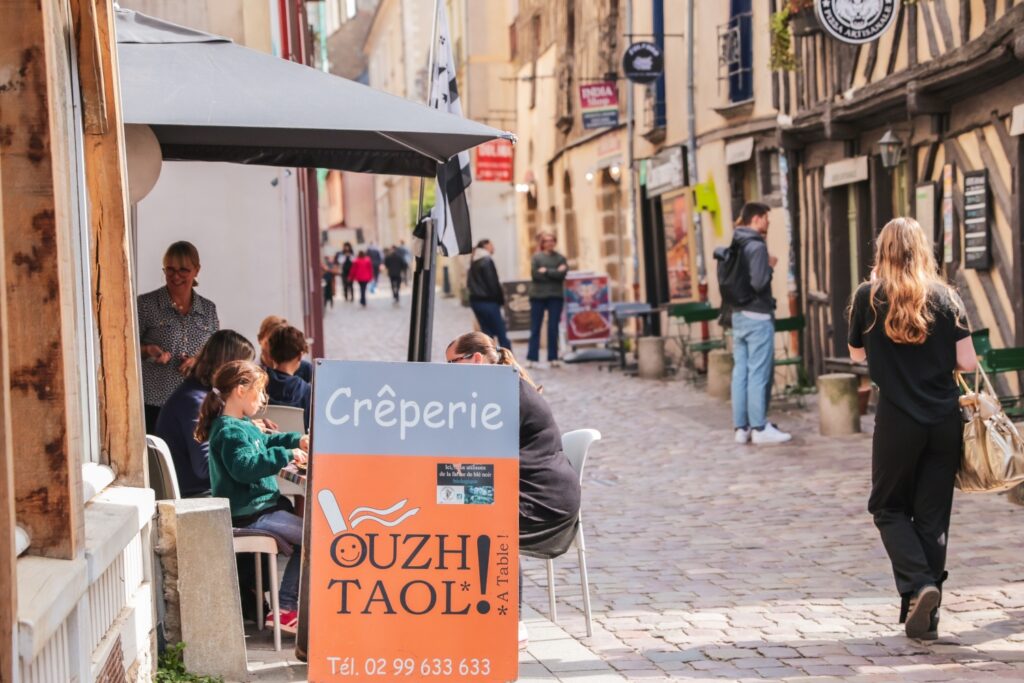 Terrasse de la crêperie Ouzh Taol
