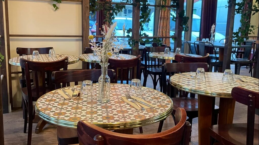 Salle de restaurant chez Ostia