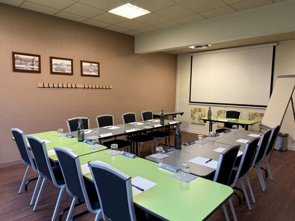 Salle de réunion de l'Hôtel Kyriad Rennes Sud Chantepie