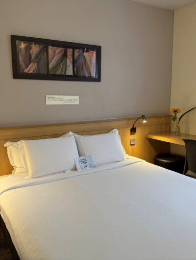 Chambre de l'Hôtel Kyriad Rennes Sud Chantepie