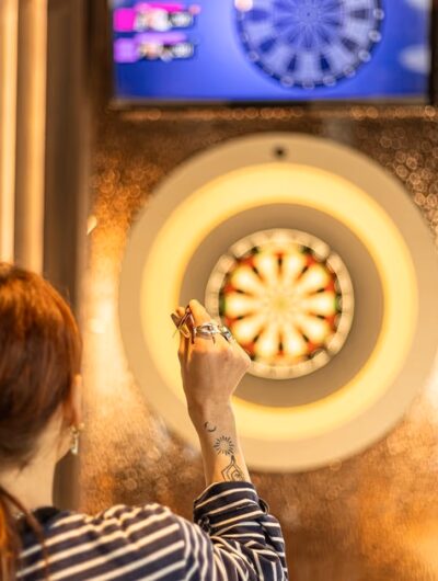 Jeu de fléchettes chez Play Rennes