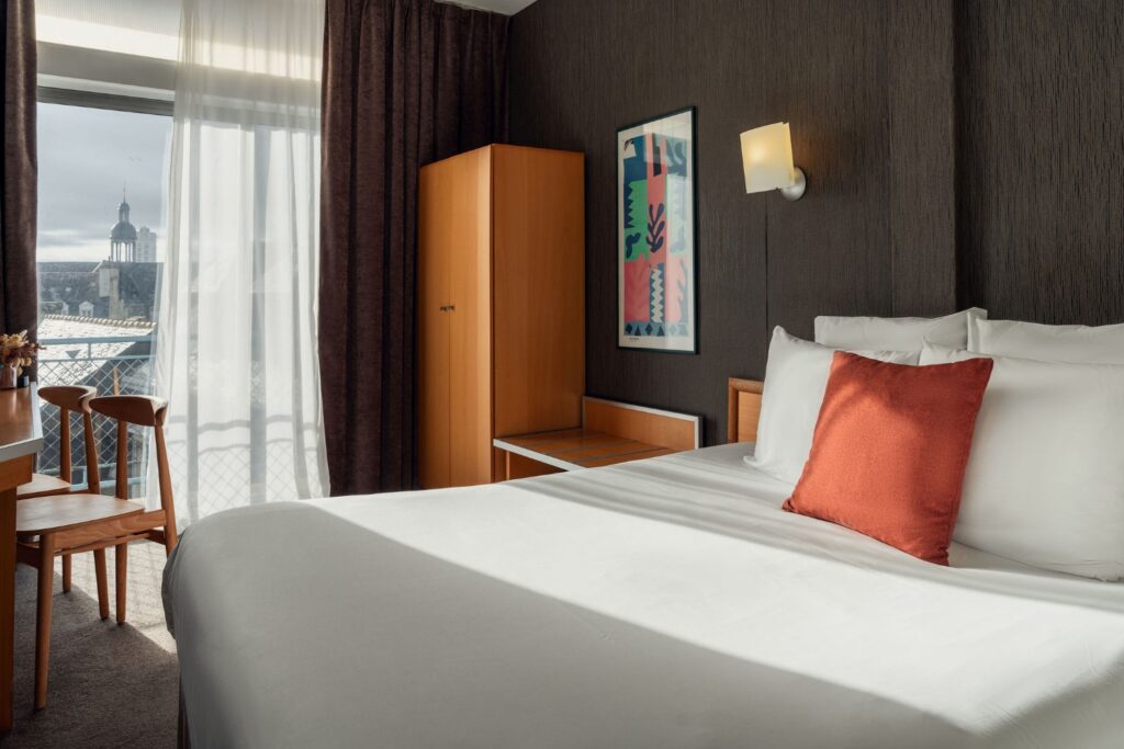 Chambre de l'Hôtel des Lices, à Rennes