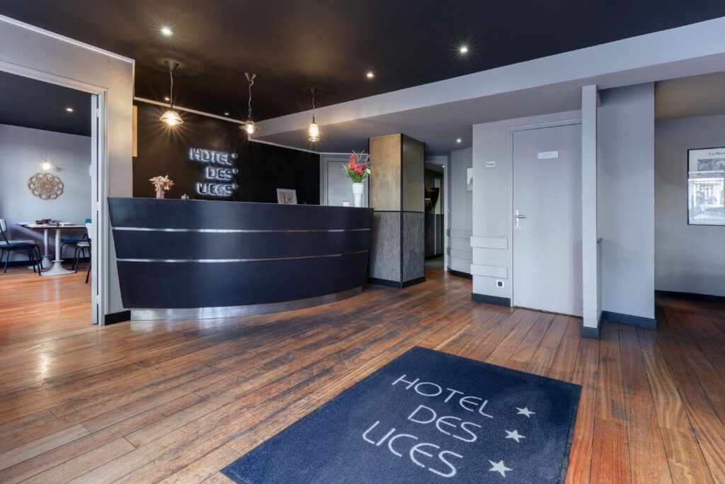 Accueil de l'Hôtel des Lices, à Rennes