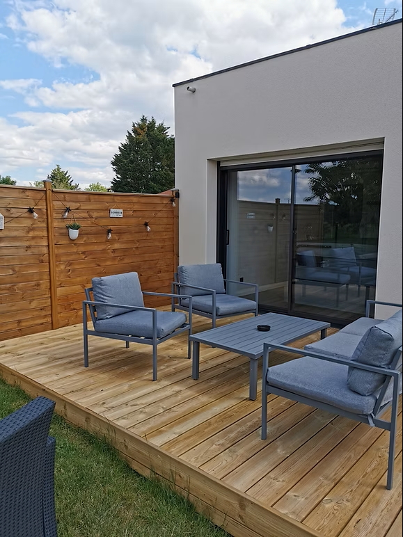 Terrasse et salon du gîte Il était une fois