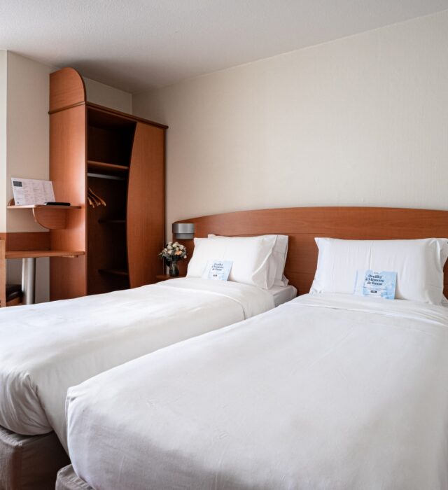 Chambre de l'hôtel Kyriad Rennes Nord