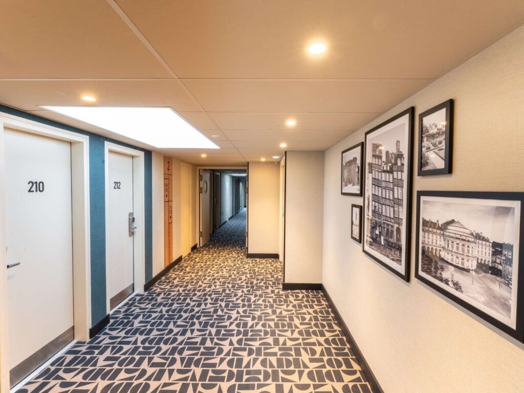 Couloir de l'Ibis Budget Rennes Cesson