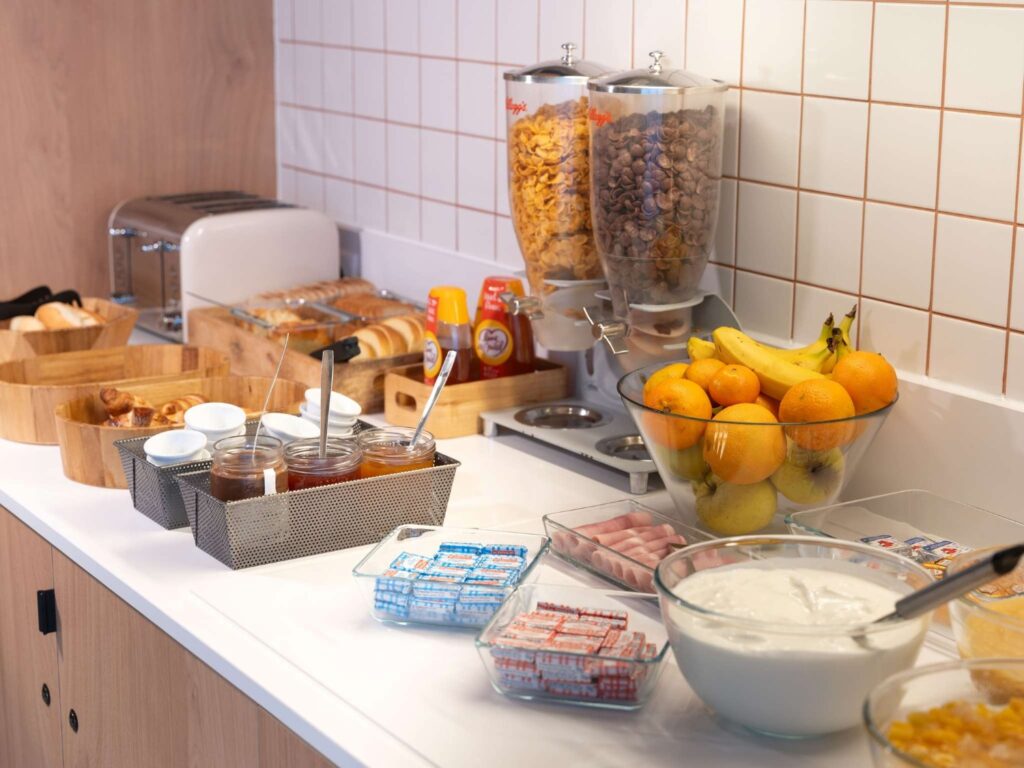 Petit-déjeuner de l'Ibis Budget Rennes Cesson