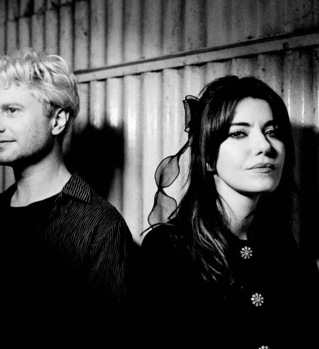 blood-red-shoes-photo-credit-steve-gullicklight-31102