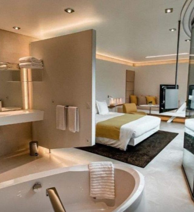 Chambre et salle de bain de la Maison Kervarrec - La Maison d'hôtes, près de Rennes
