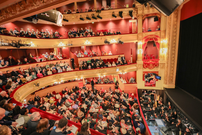 800x600-opera-de-rennes-lucia-julien-mignot-24709-1600px-30988-31192-31631.jpg
