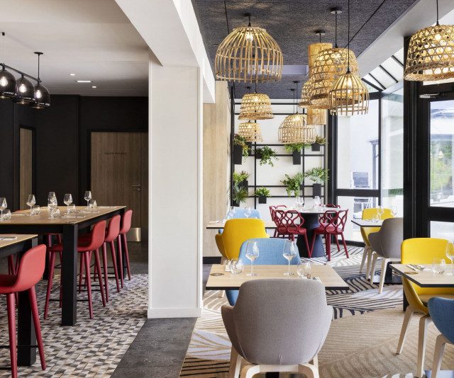 Salle du restaurant La Serre, à Rennes