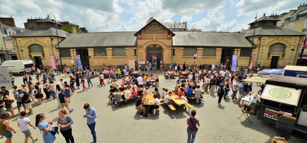 Entrée de la Criée Marché Central, lors d'une événement du Marché à Manger