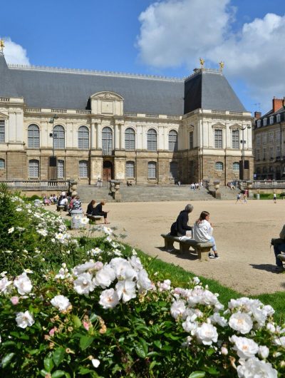 Le Palais du Parlement de Bretagne sous le soleil