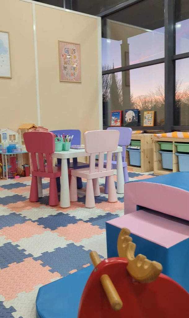 Espace enfants du restaurant Papilles & Cie, à Cesson-Sévigné