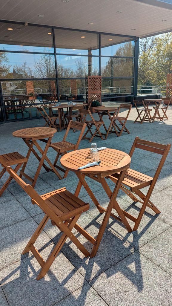 Terrasse du restaurant Papilles & Cie, à Cesson-Sévigné