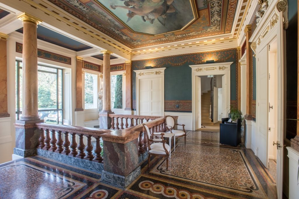 hall-hotel-de-courcy-14721-14721-19495-24427-28670-33005.jpg