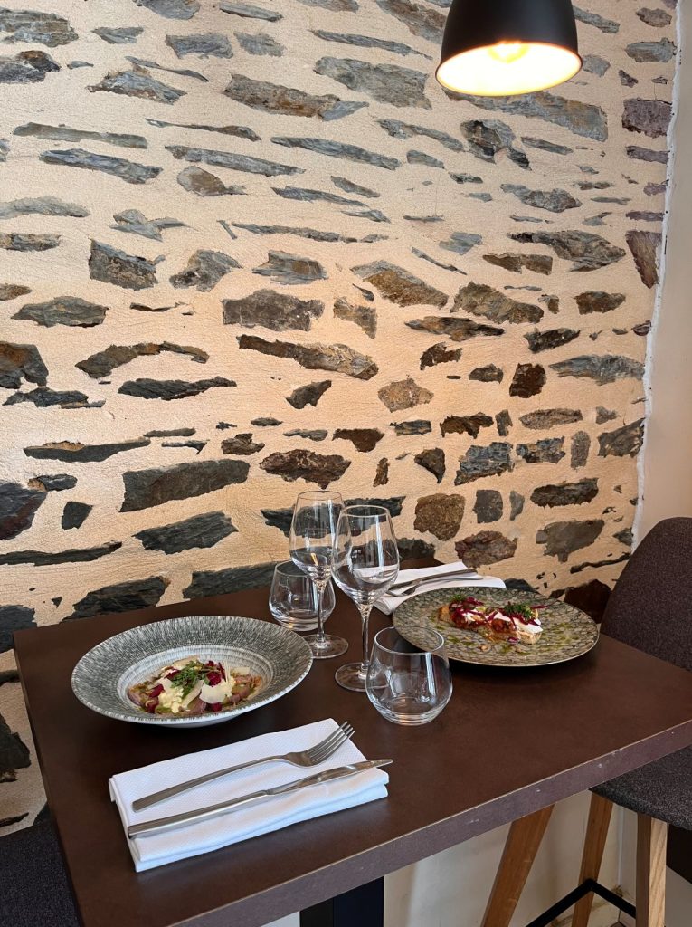 Salle de restaurant du Bistrot des Remparts, à Rennes