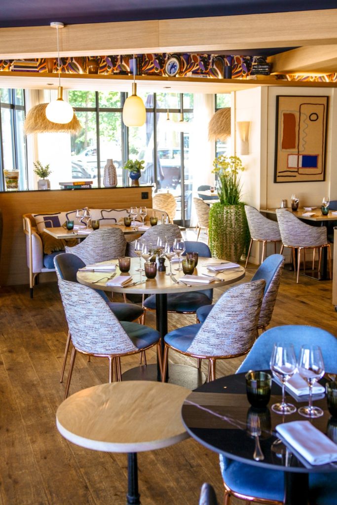 Salle de restaurant de La Taverne de la Marine, restaurant à Rennes