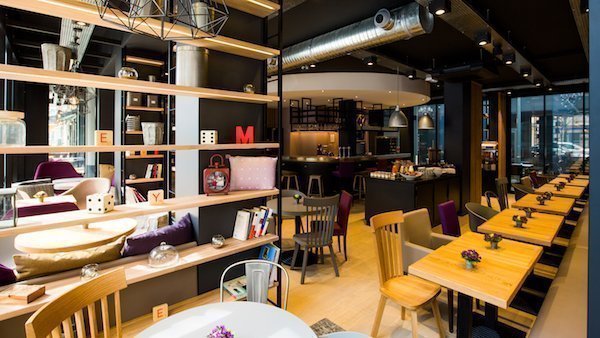 Campanile Rennes centre gare: le bar comptoir