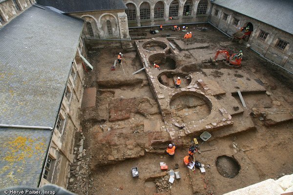 Fouille de L'Inrap au Couvent des Jacobins à Rennes