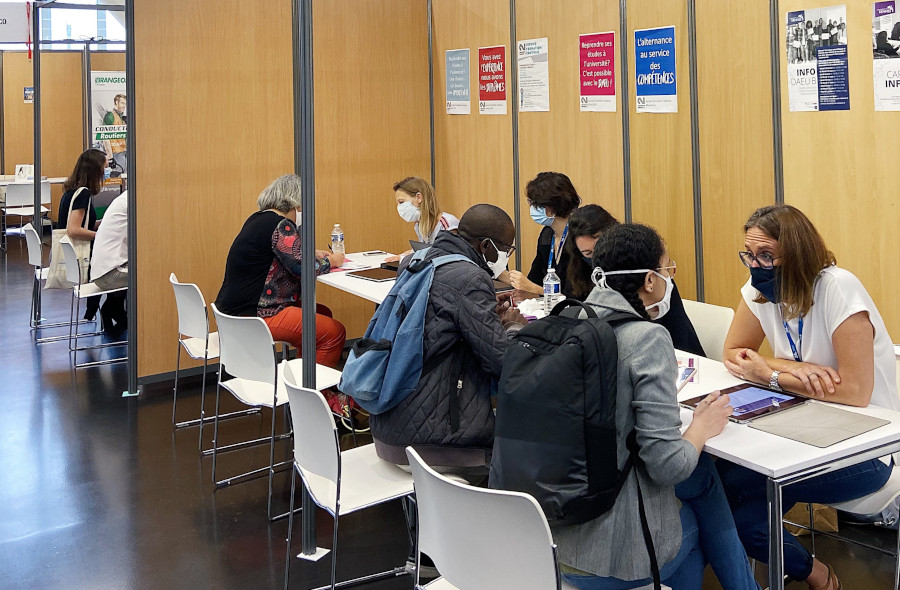 Stand Université Rennes 2 Salon 24h pour l'emploi 2020